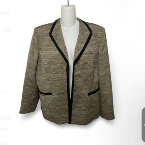 Kasper blazer with shoulder pads